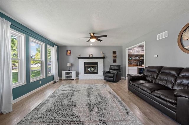 15704 Horton Lane, Overland Park, KS 66223