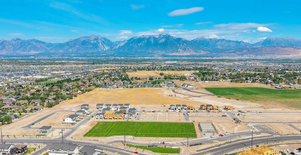 Image 14 of property listing at 6363 W ALPINE LAKE LN #220, Herriman, UT 84096