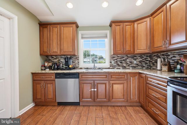 59 IROQUOIS RD, Levittown, PA 19057