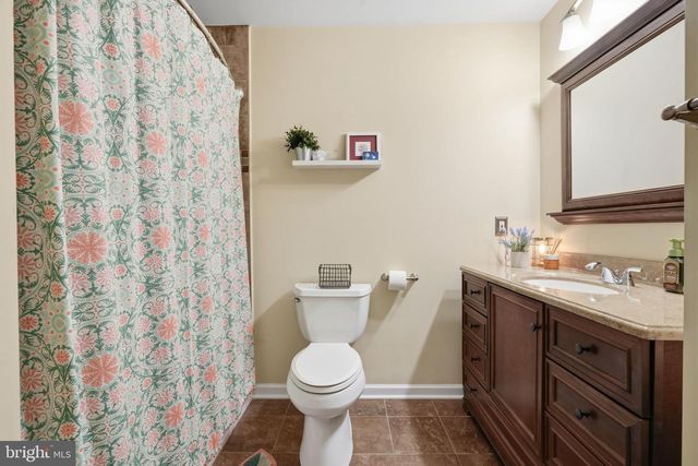 59 IROQUOIS RD, Levittown, PA 19057