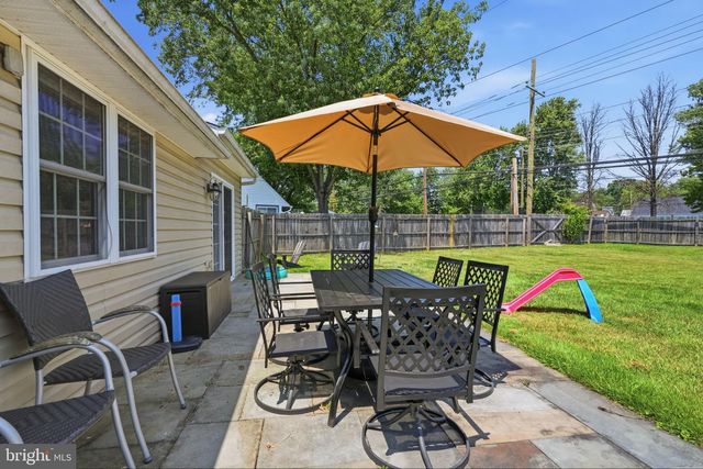 59 IROQUOIS RD, Levittown, PA 19057