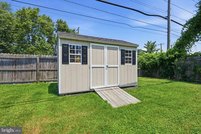 59 IROQUOIS RD, Levittown, PA 19057