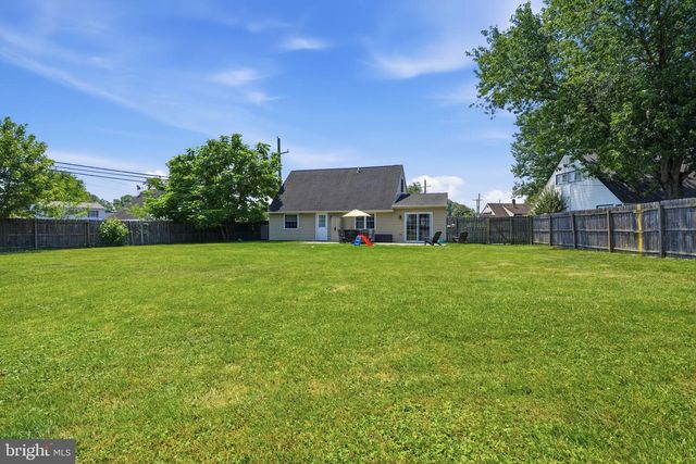 59 IROQUOIS RD, Levittown, PA 19057