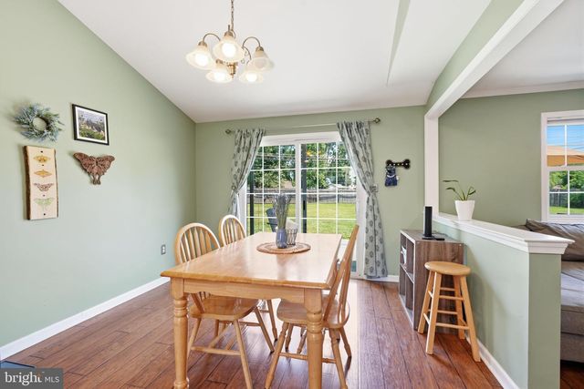 59 IROQUOIS RD, Levittown, PA 19057
