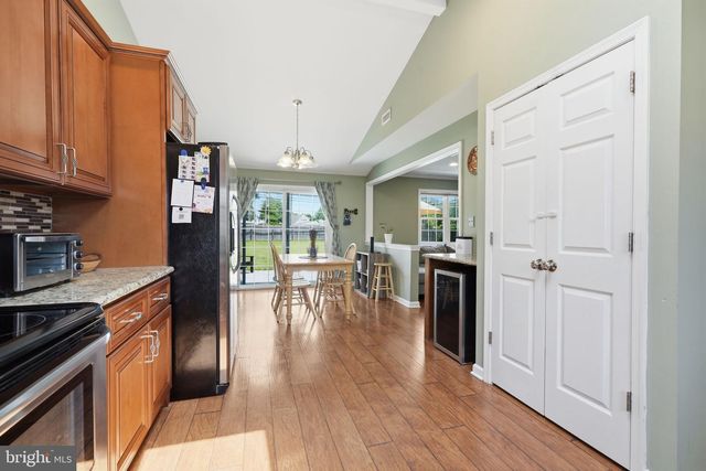 59 IROQUOIS RD, Levittown, PA 19057