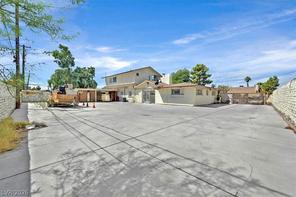 325 Vandalia Street, Las Vegas, NV 89106 — photo 2