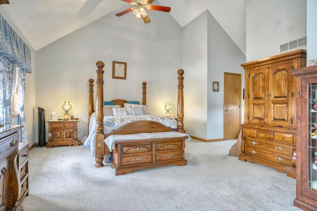 9179 Franklin Drive, St. John, IN 46373