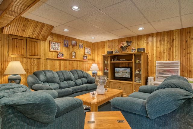 9179 Franklin Drive, St. John, IN 46373