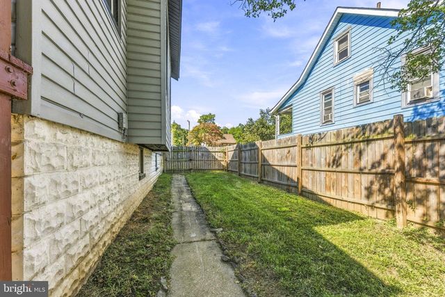 2913 OAKHILL AVE, Baltimore, MD 21207