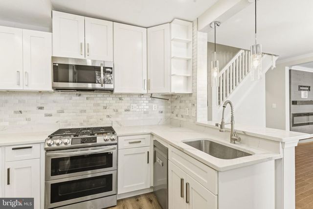 2913 OAKHILL AVE, Baltimore, MD 21207
