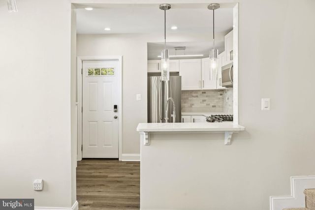 2913 OAKHILL AVE, Baltimore, MD 21207