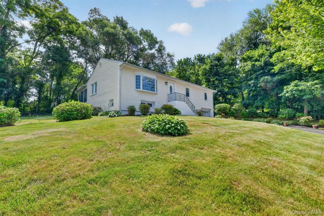 20 Muscoot Road W, Mahopac, NY 10541