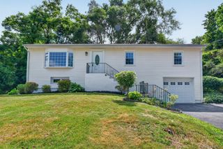 20 Muscoot Road W, Mahopac, NY 10541