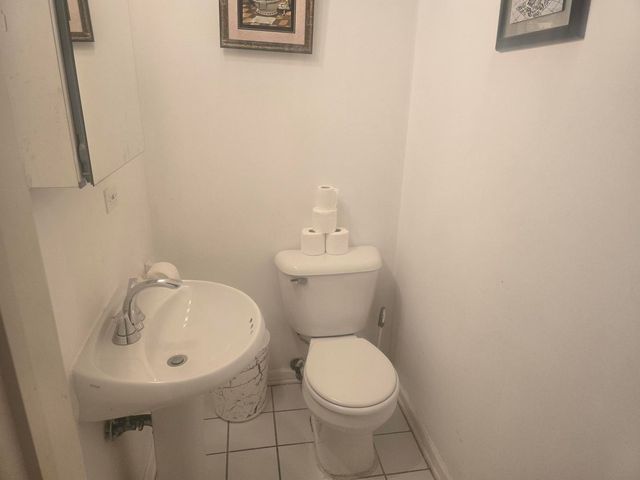 4611 S Lake Park Avenue, Chicago, IL 60653