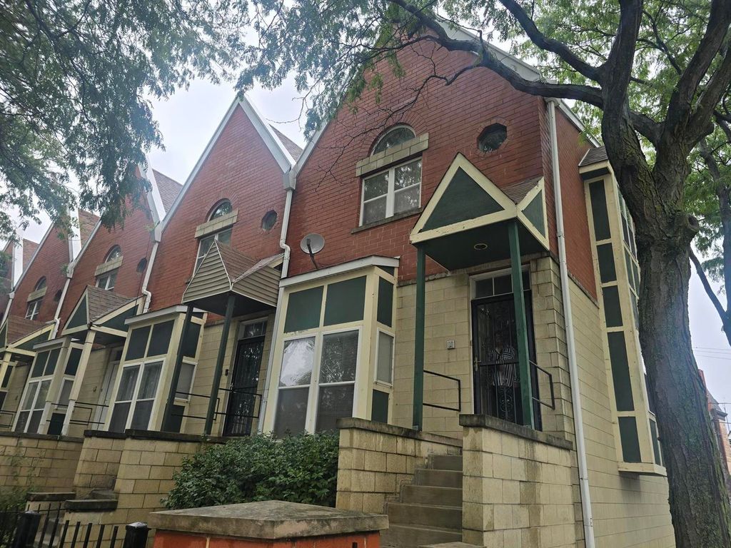 4611 S Lake Park Avenue, Chicago, IL 60653