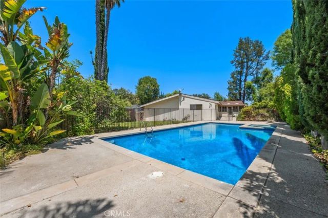 4500 Callada Place, Tarzana, CA 91356