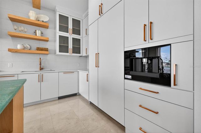 10201 GULF BOULEVARD, Treasure Island, FL 33706