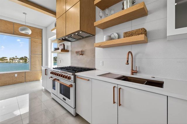 10201 GULF BOULEVARD, Treasure Island, FL 33706