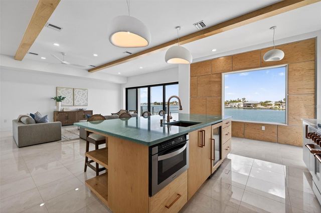 10201 GULF BOULEVARD, Treasure Island, FL 33706