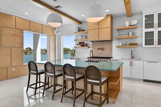 10201 GULF BOULEVARD, Treasure Island, FL 33706