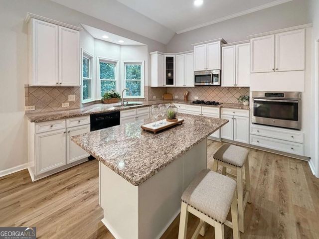 3792 Suwanee Mill Drive, Buford, GA 30518