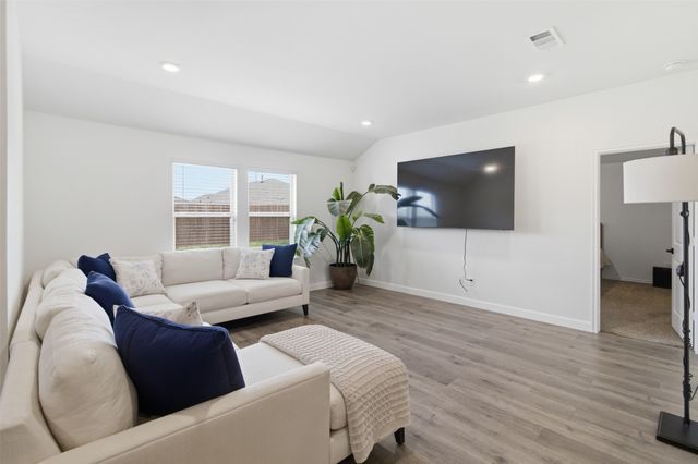 1301 Stuarts Forest Drive, Denton, TX 76207