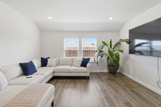 1301 Stuarts Forest Drive, Denton, TX 76207