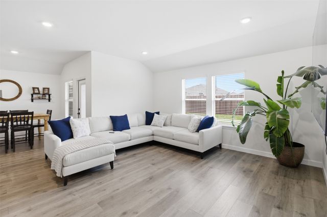 1301 Stuarts Forest Drive, Denton, TX 76207