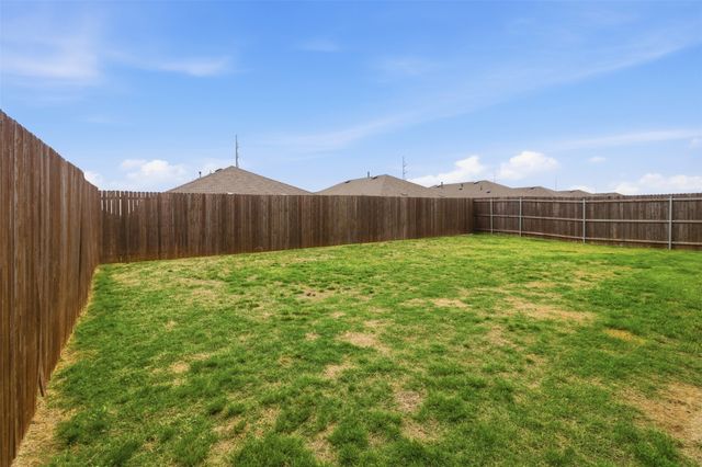 1301 Stuarts Forest Drive, Denton, TX 76207