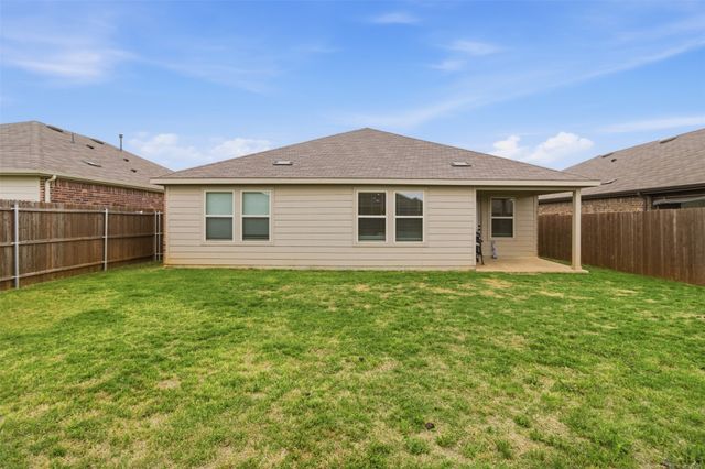 1301 Stuarts Forest Drive, Denton, TX 76207