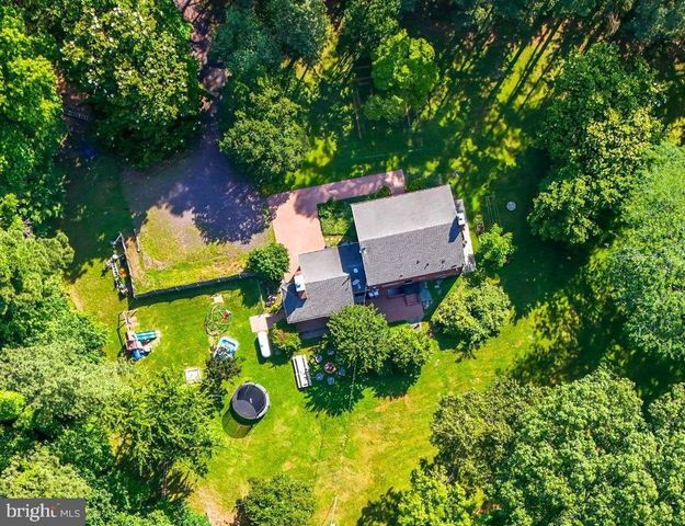 8130 WINDSOR DR, King George, VA 22485