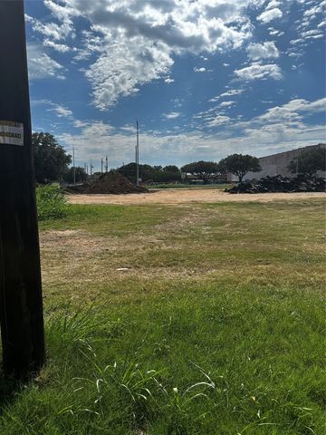 2209 Pennsylvania Avenue, Dallas, TX 75215