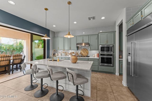 3827 E MEAD Drive, Chandler, AZ 85249