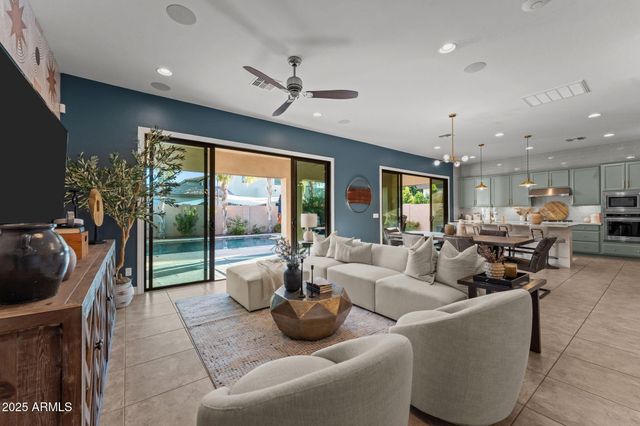 3827 E MEAD Drive, Chandler, AZ 85249