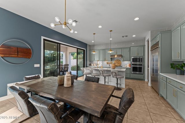 3827 E MEAD Drive, Chandler, AZ 85249