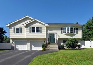 1 Ture Ln, Holbrook, MA 02343