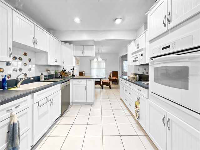 703 OJAI AVENUE, Sun City Center, FL 33573