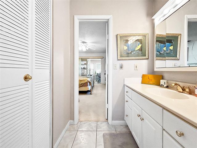 703 OJAI AVENUE, Sun City Center, FL 33573