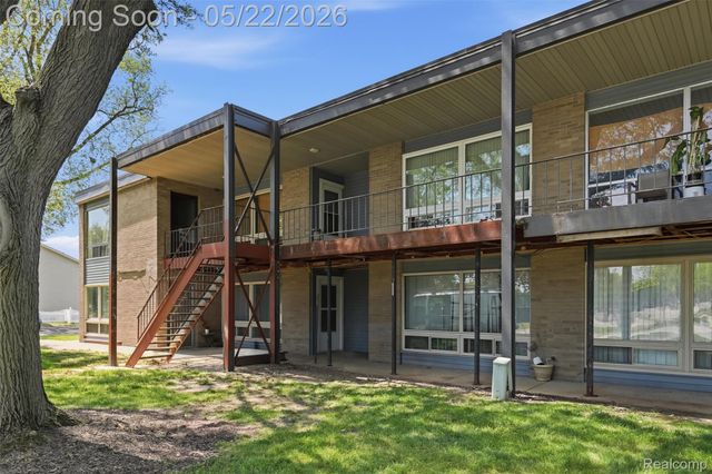 15055 Hubbard Street 35, Livonia, MI 48154