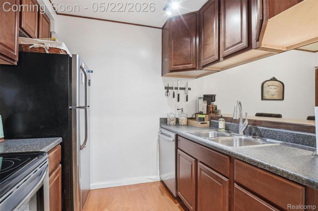 15055 Hubbard Street 35, Livonia, MI 48154