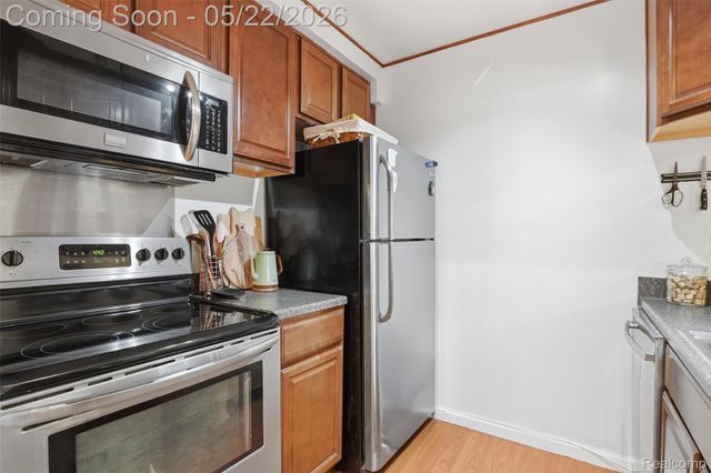 15055 Hubbard Street 35, Livonia, MI 48154
