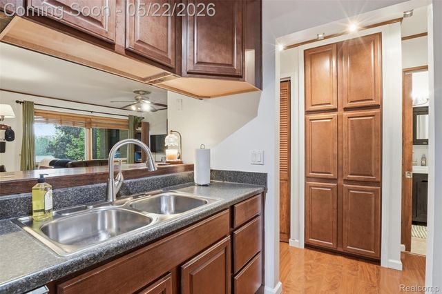 15055 Hubbard Street 35, Livonia, MI 48154
