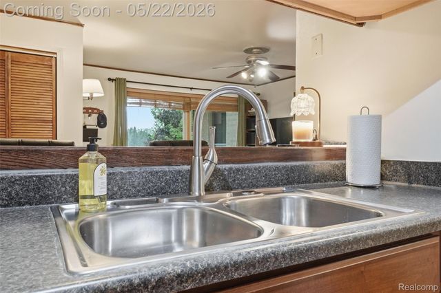 15055 Hubbard Street 35, Livonia, MI 48154
