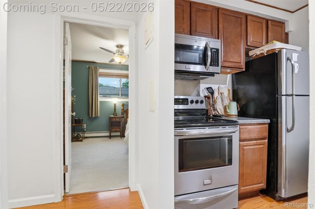 15055 Hubbard Street 35, Livonia, MI 48154