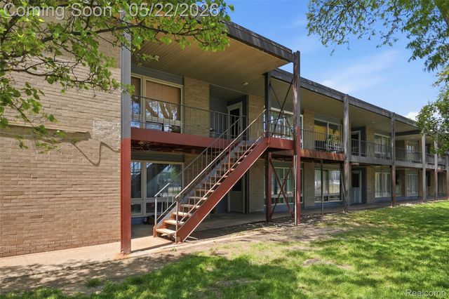 15055 Hubbard Street 35, Livonia, MI 48154