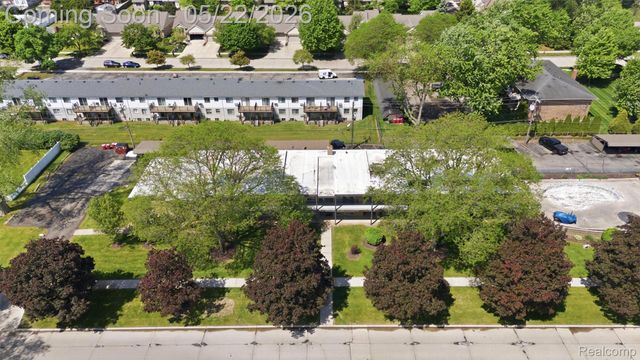 15055 Hubbard Street 35, Livonia, MI 48154