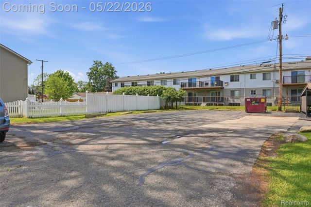 15055 Hubbard Street 35, Livonia, MI 48154