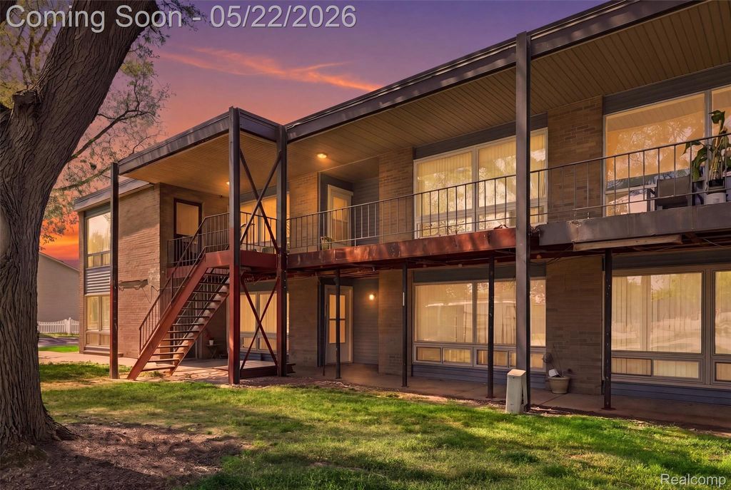 15055 Hubbard Street 35, Livonia, MI 48154