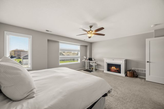 16631 Wilden Drive, Clive, IA 50325