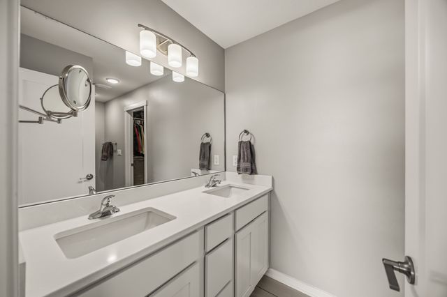 16631 Wilden Drive, Clive, IA 50325